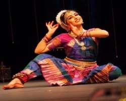 One can also experience the learning of traditiona One can also experience the learning of traditional dance forms like Odissi, Kathak, and Bharatnatyam at the premises of the museum by the dance teach